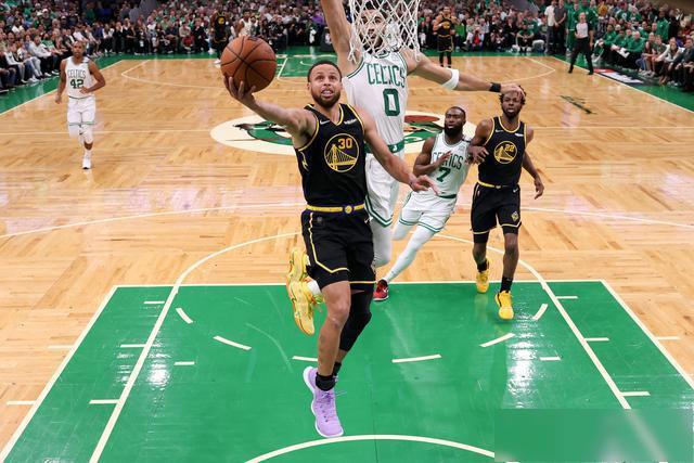 🏀夏联-鹈鹕逆转黄蜂 巴夫金19+6+5 麦克尼利17+5+5